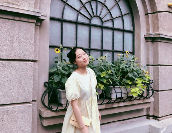 HtAj_1701306598697011349.jpg 2015级优秀员工——刘娅.jpg